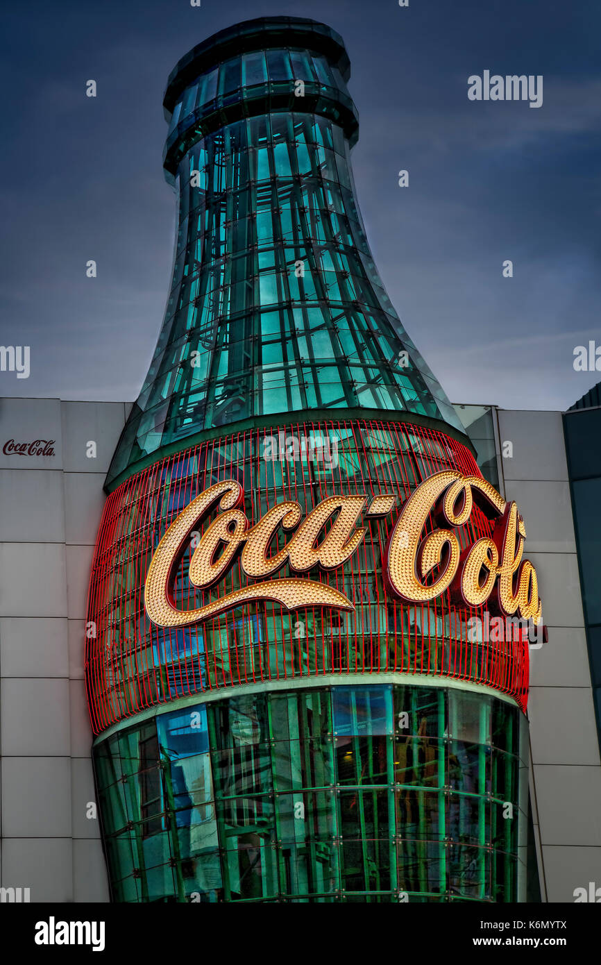 Mondo di Coca Cola - Giant Coca Cola bottiglia a tutto Coca Cola Store presso la Strip di Las Vegas in Nevada. Foto Stock