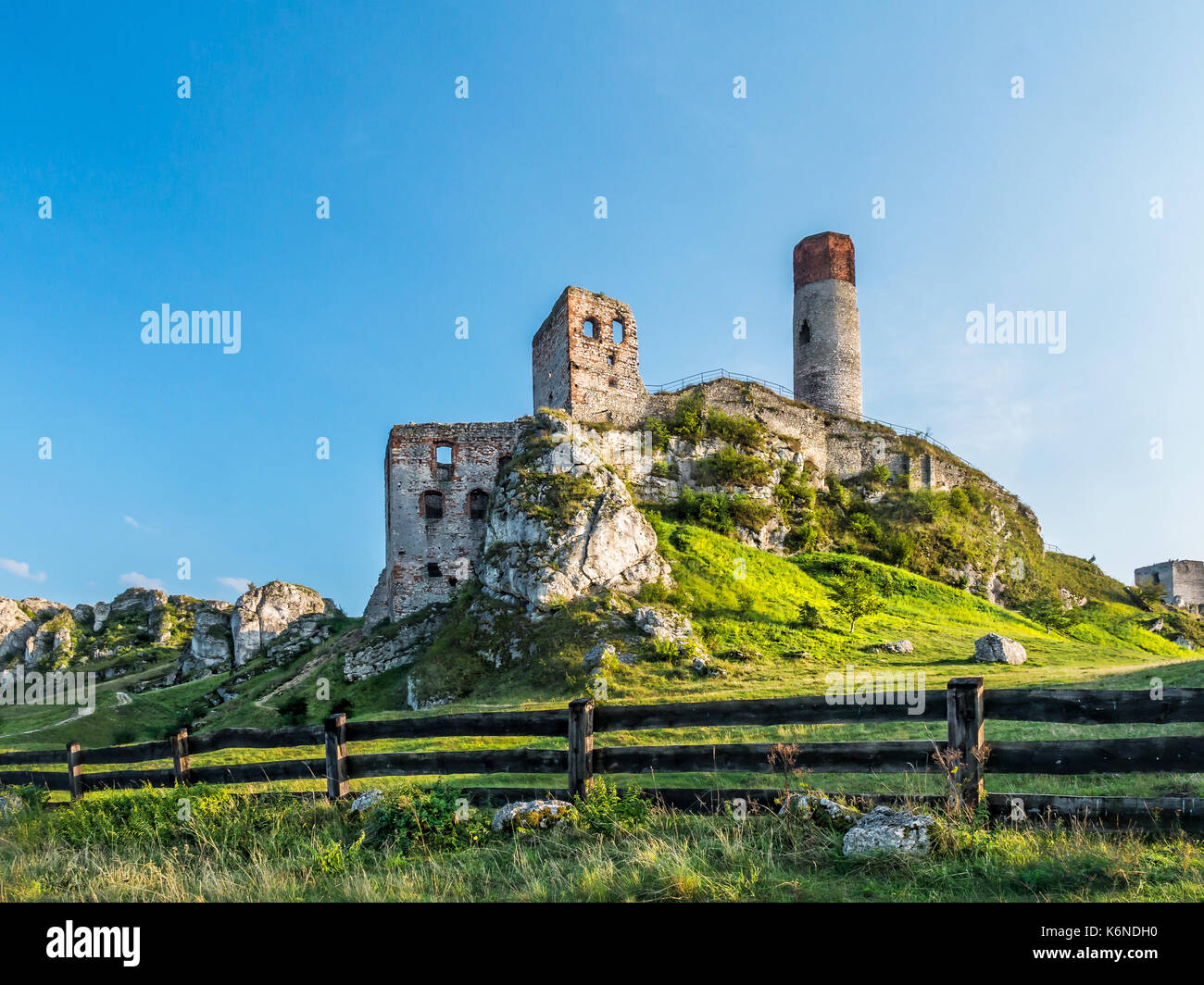 Resti del castello medievale in olsztyn nei pressi di Czestochowa, Polonia Foto Stock