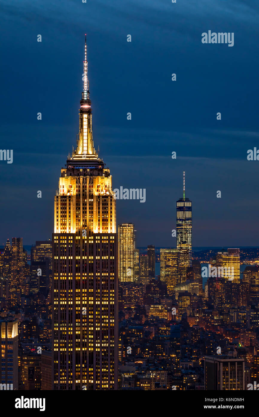 Empire State Building ESB World Trade Center WTC NYC - Vista verso il Midtown e inferiore dello skyline di Manhattan con il New York City i punti di riferimento iconici della Foto Stock