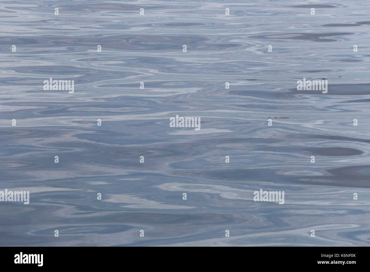 La superficie del mare blu per il fondo naturale di design. Foto Stock