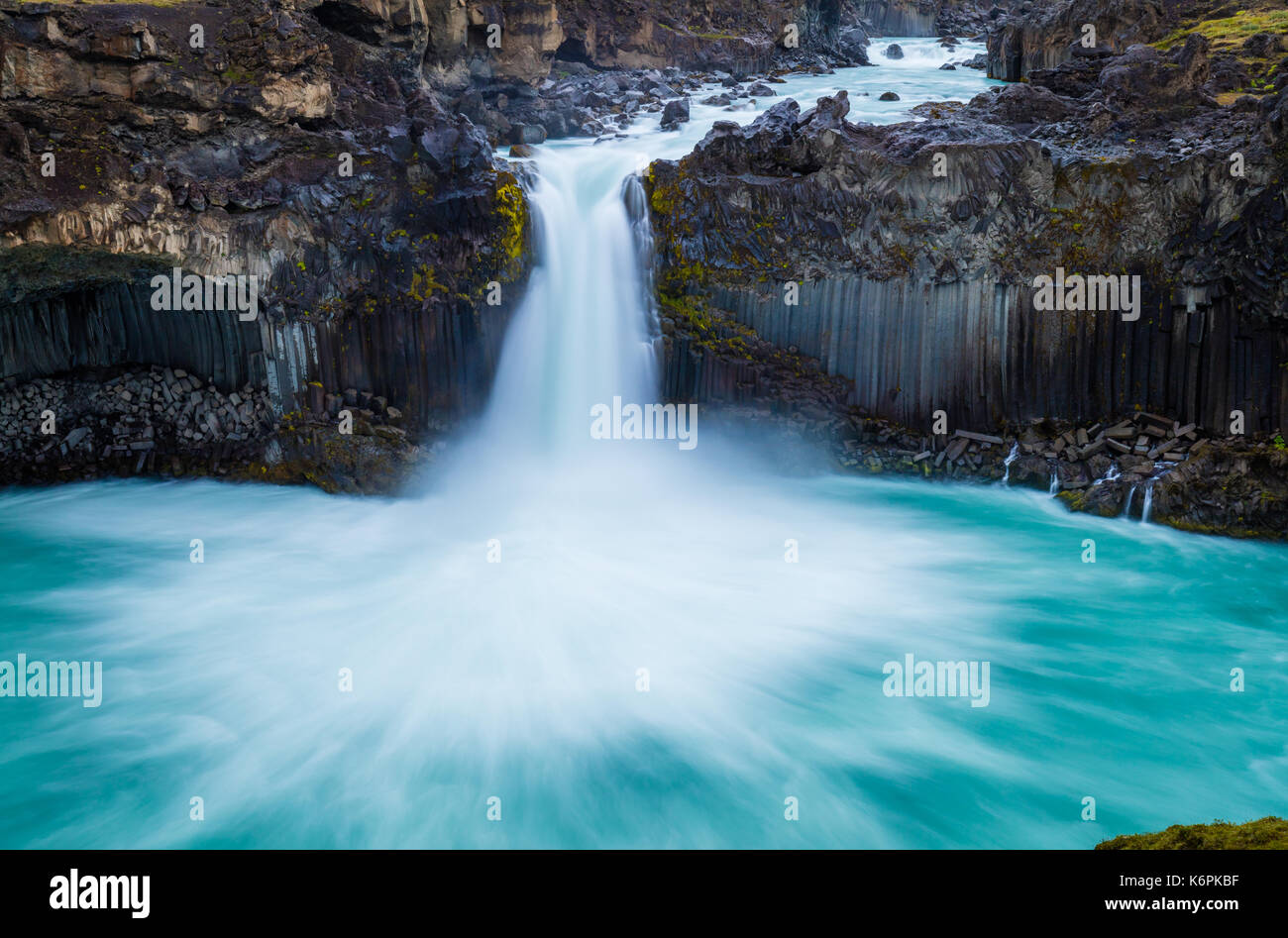 La cascata Aldeyjarfoss è situato nel nord dell'Islanda presso la parte settentrionale dell'altopiano Sprengisandur Road in Islanda Foto Stock