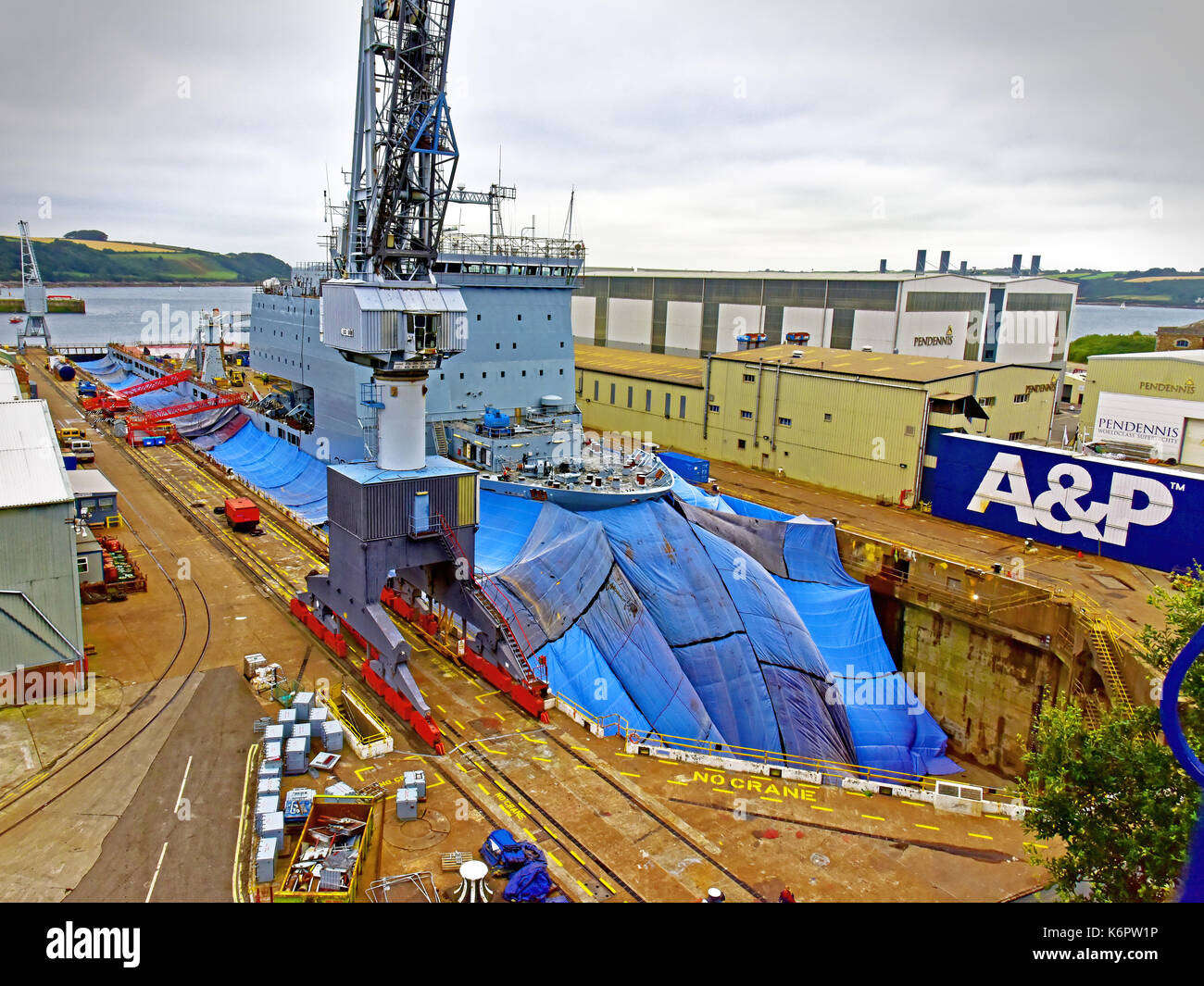 Falmouth cornwall Pendennis Shipyard a&p appledore con rfa in drydock Foto Stock