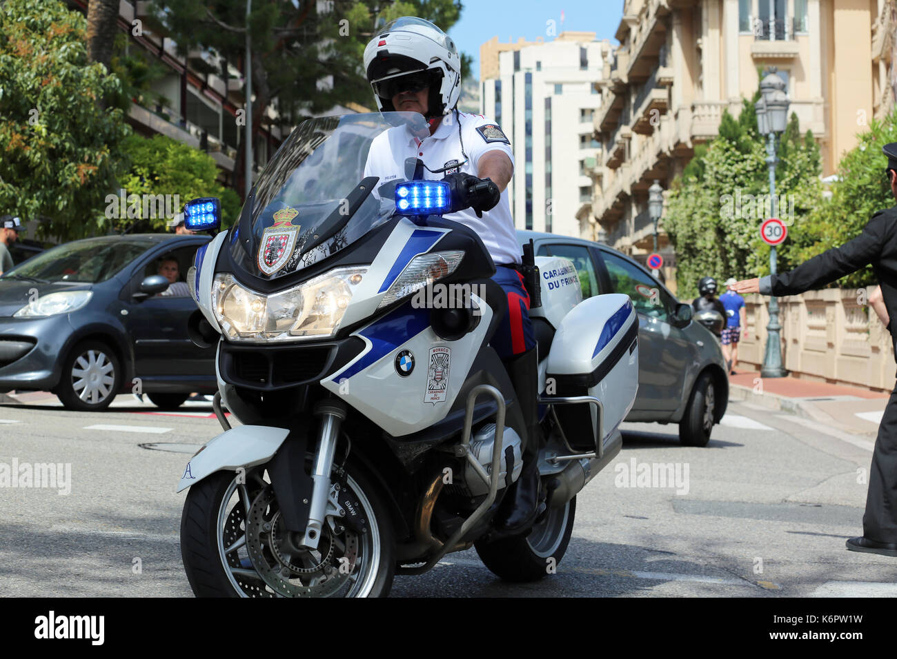 Monte-carlo, Monaco - 28 maggio 2016: polizia motociclista escort del principe di Monaco durante il principato di Monaco di Formula 1 Grand Prix 2016 Foto Stock