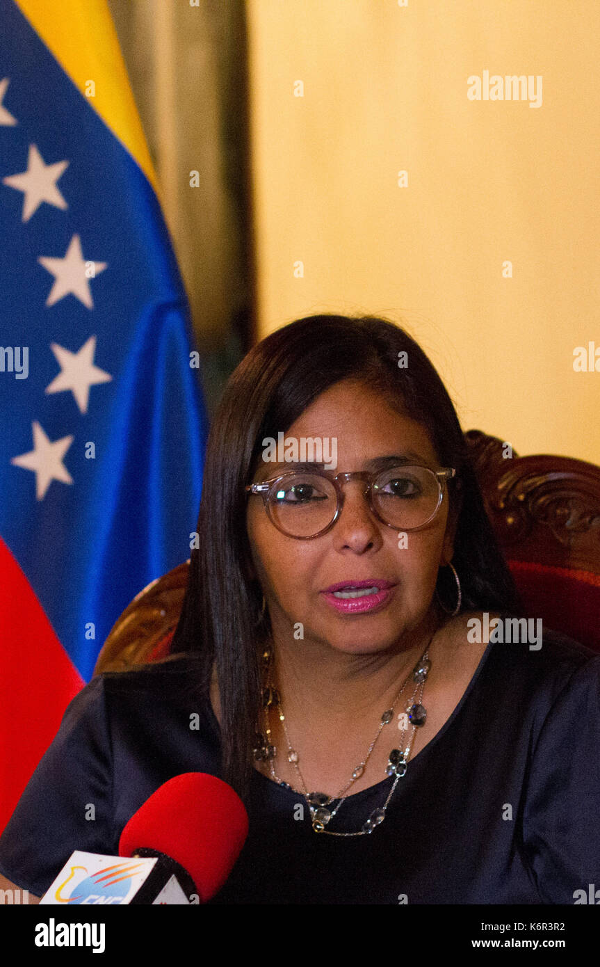 Caracas, Venezuela. 8 Sep, 2017. Presidente del Venezuela del Assemblea nazionale costituente (ANC) delcy rodriguez parla durante una intervista esclusiva con xinhua a Caracas, Venezuela, sept. 8, 2017. delcy Rodriguez ha detto che la Cina è un "nuovo leader di luce per l umanità' e che il percorso scelto dalla Cina sta portando verso una vera uguaglianza globale e della sicurezza internazionale. Credito: Boris vergara/xinhua/alamy live news Foto Stock