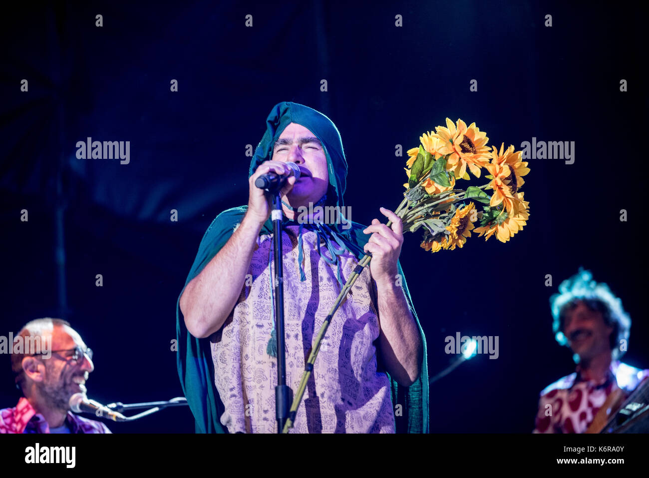 Moncalieri, Italia. Xii Sep, 2017. la band italiana elio e le storie tese esegue a arena 45 a Moncalieri a 45° nord entertainment center credito: alberto gandolfo/alamy live news Foto Stock