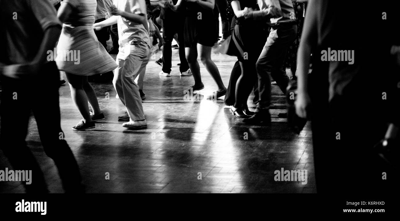 La gente ballare il partito Foto Stock