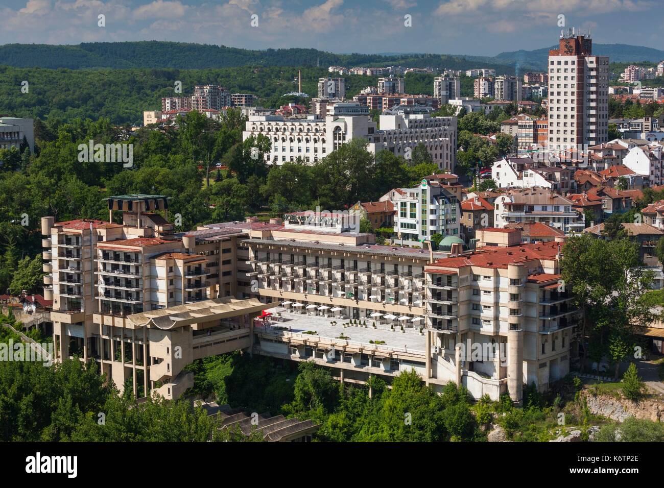 La Bulgaria, centrale Monti, Veliko Tarnovo, New Town, vista in elevazione Foto Stock