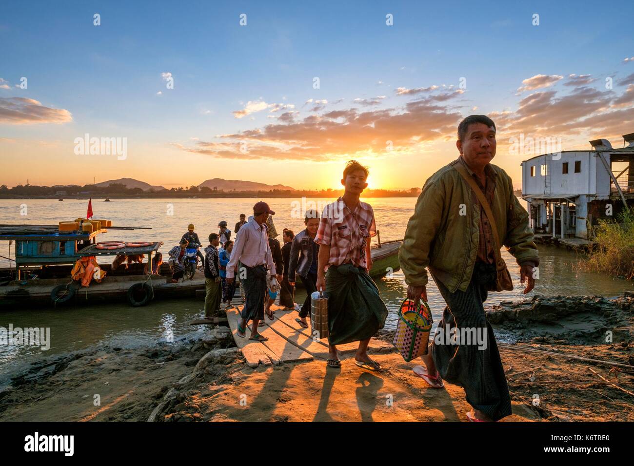 Myanmar (Birmania), Sagaing regione, Monywa, le rive del fiume Chindwin Foto Stock