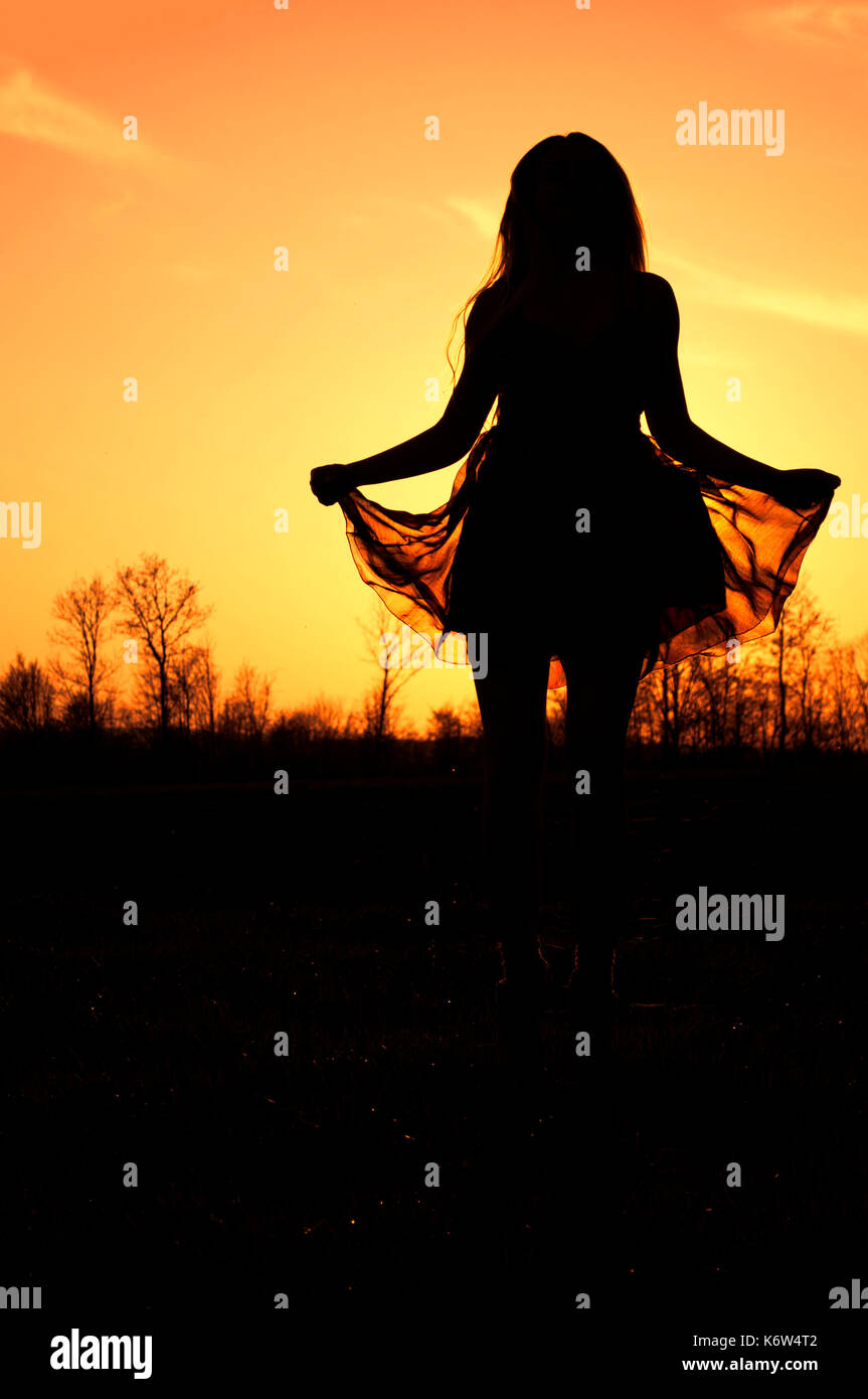 Ragazza di indossare abiti estivi Foto Stock