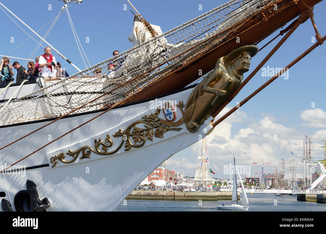 Tall Ship Sagres III, brigantino a tre alberi, lanciato : 1937, homeport : Alfeite (Lisbona), in Le Havre 'Les grandes voiles du Havre', Normandia, Francia. Foto Stock