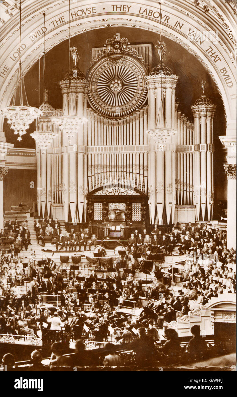 Thomas Beecham conduzione, c1936 a prova per Leeds Festival musicale Foto Stock