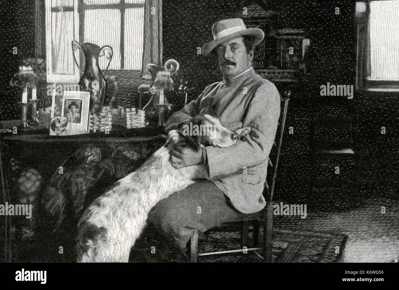 Giacomo Puccini - a casa con il suo cane preferito compositore italiano, 1858-1924 Foto Stock