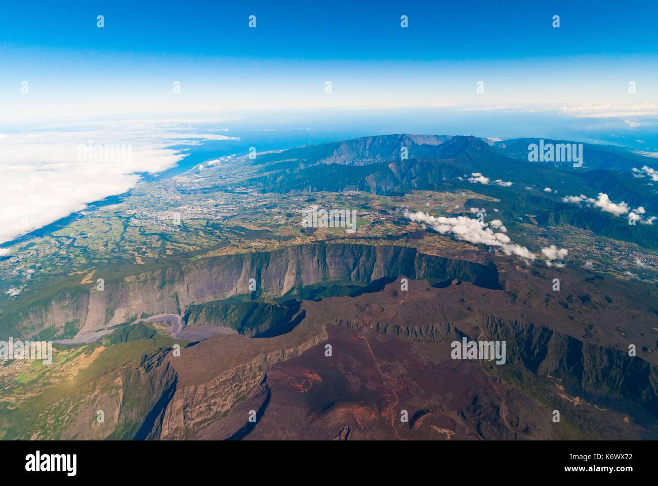 La Francia, la Reunion Island, Saint Pierre, Piton de la Fournaise vulcano, Cratere Commerson, Piton des Neiges vulcano, costa nord, spiagge (vista aerea) Foto Stock