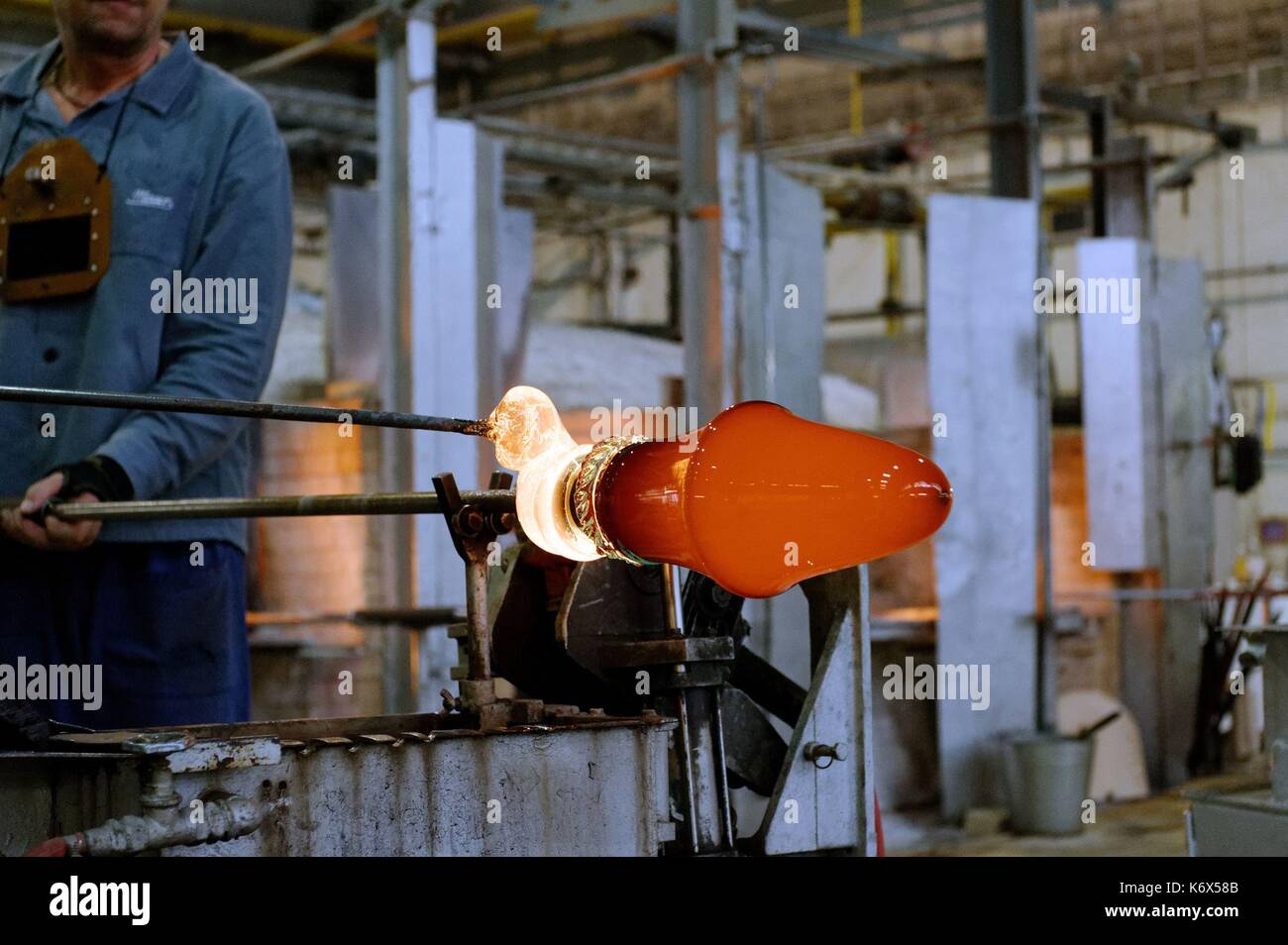 Repubblica ceca, Boemia occidentale, Karlovy Vary, Moser vetrerie di cristallo, la fabbrica Foto Stock