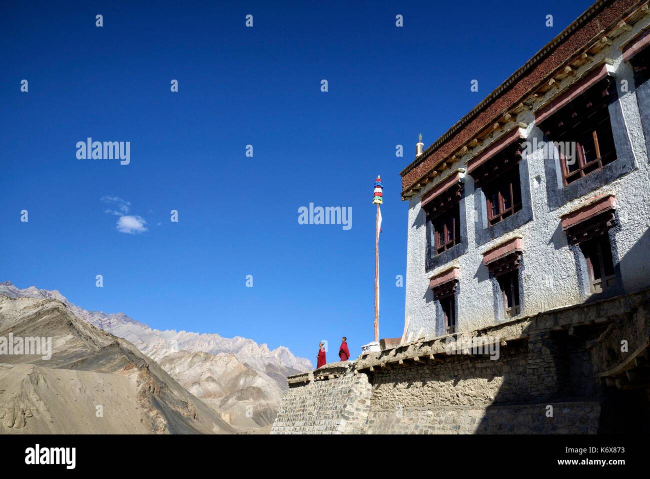 India, dello Stato del Jammu e Kashmir, Himalaya, Ladakh, Indus Valle, i monaci nel monastero buddista di Lamayuru (Yungdrung) Foto Stock