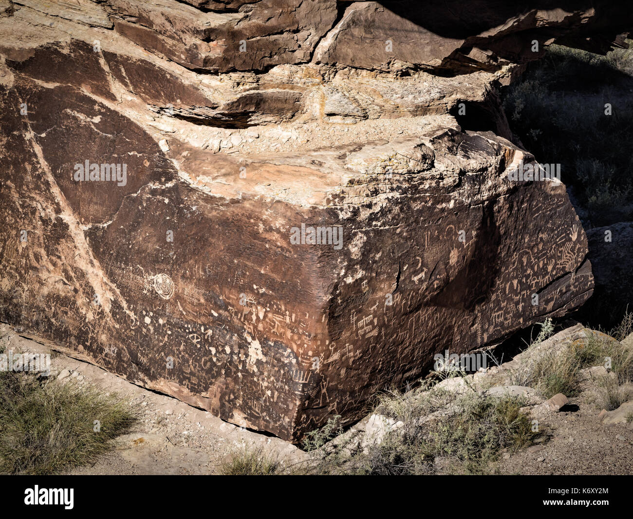 Newspaper Rock nel Deserto Dipinto vicino Holbrook, Arizona USA Foto Stock