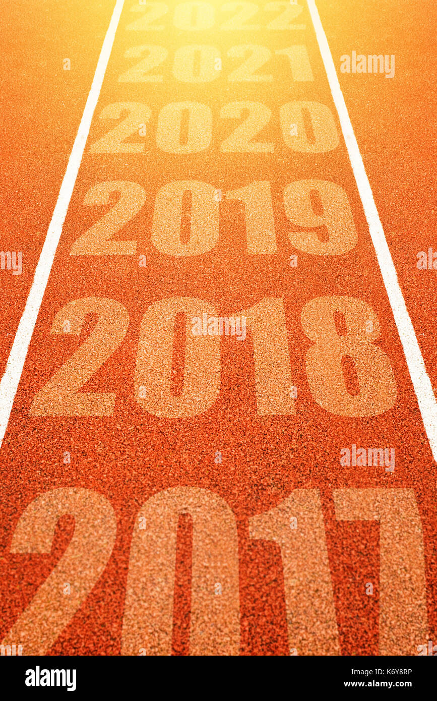 2018, Felice anno nuovo, continua anno numeri contano su di atletica leggera traccia in esecuzione Foto Stock