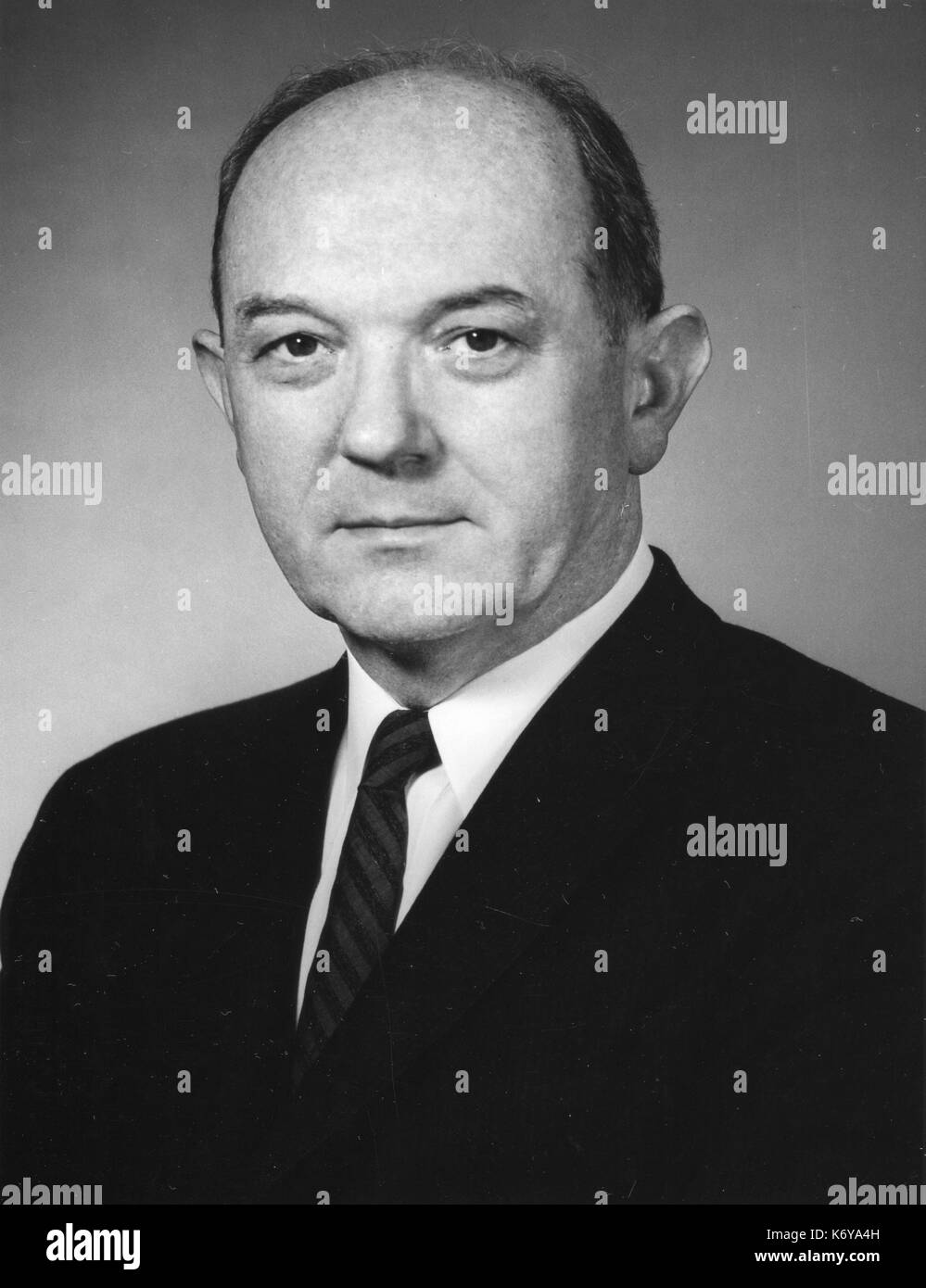 Ritratto ufficiale del Segretario di Stato statunitense Dean Rusk. Washington, DC, 1965. Foto Stock