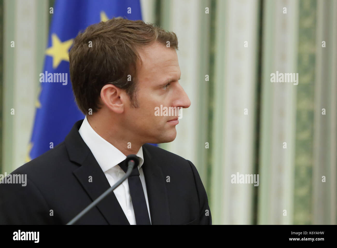 Atene, Grecia - 7 Settembre 2017: il presidente francese Emmanuel Macron con sua moglie Brigitte durante una cerimonia di benvenuto nel palazzo presidenziale di Foto Stock
