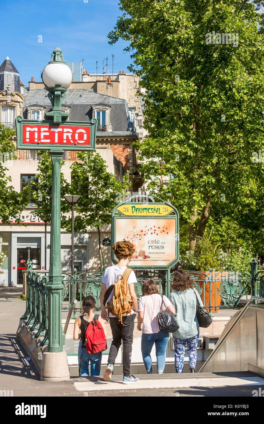 Francia, Parigi, place Daumesnil, alla fermata della metro Foto Stock