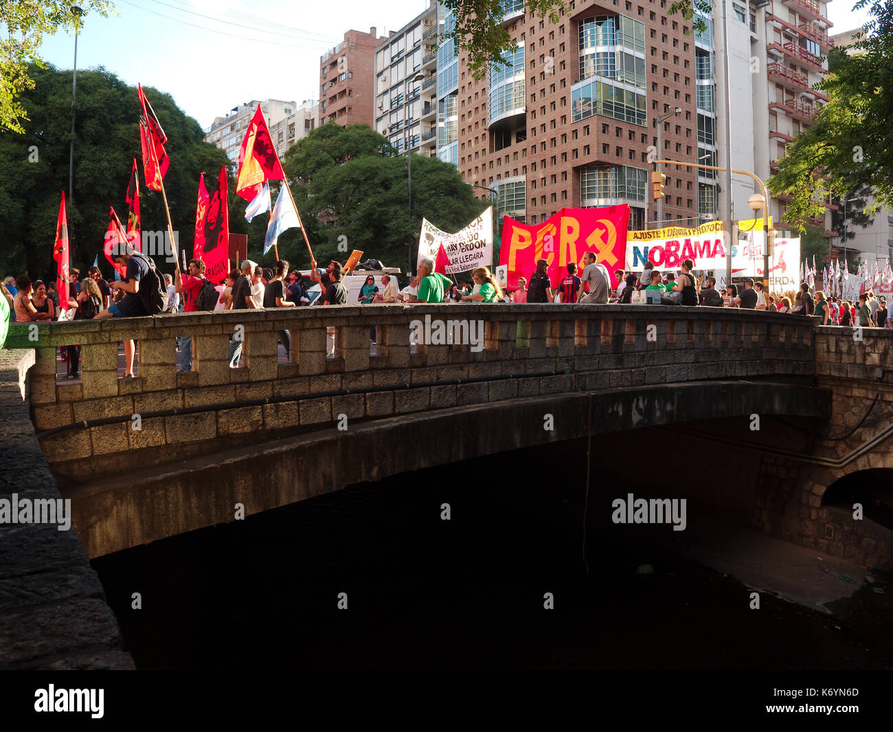 Cordova, Argentina - 24 marzo 2016: Manifestazioni nel giorno della memoria per la verità e la giustizia (Día de la memoria por la Verdad y la Justicia). Foto Stock