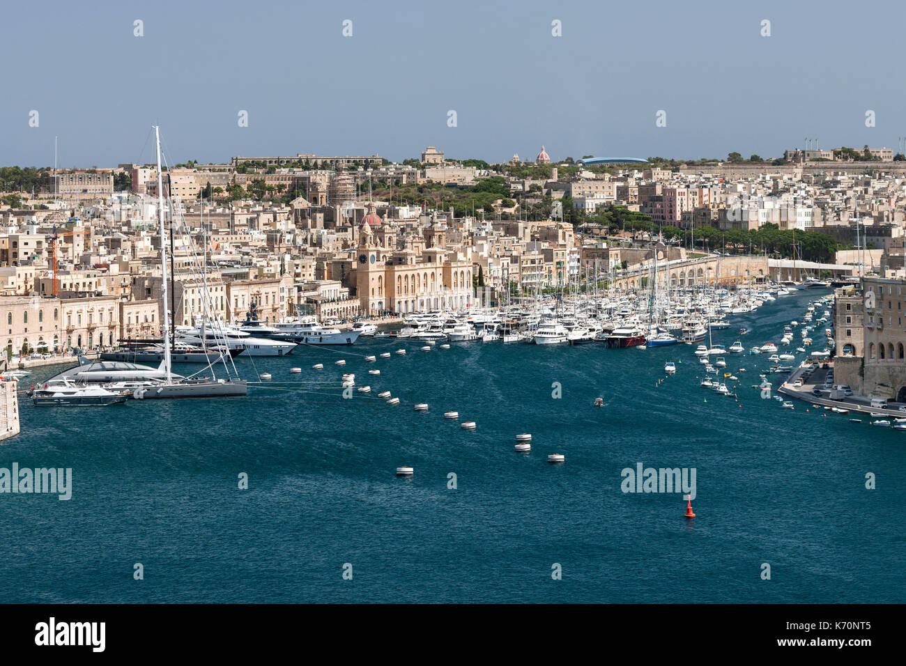 Il Grand Harbour Marina e il Birgu quartiere di La Valletta, la capitale di Malta. Foto Stock