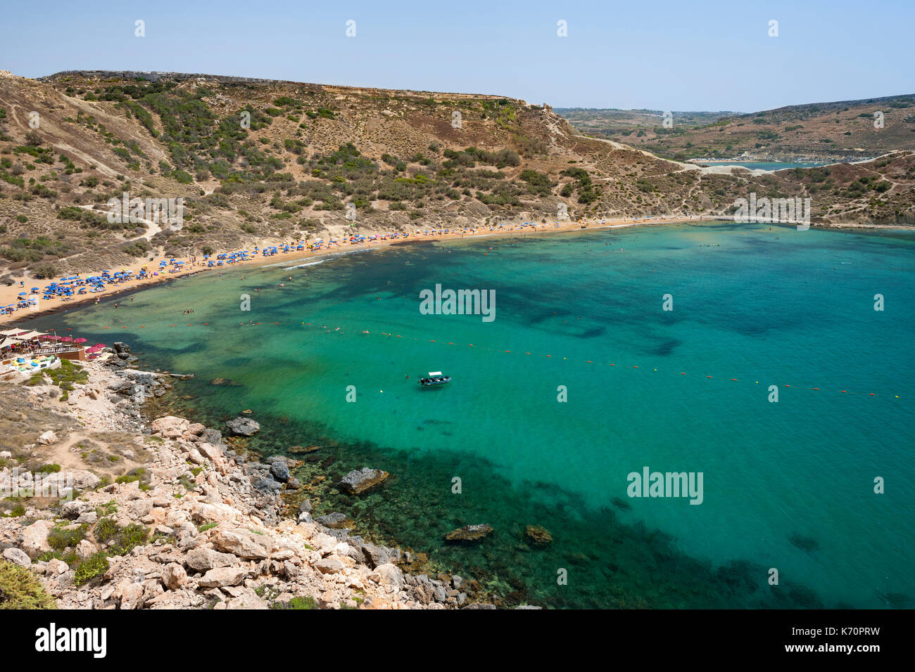 Ghain Tuffieha bay e la spiaggia sulla costa occidentale di Malta. Foto Stock