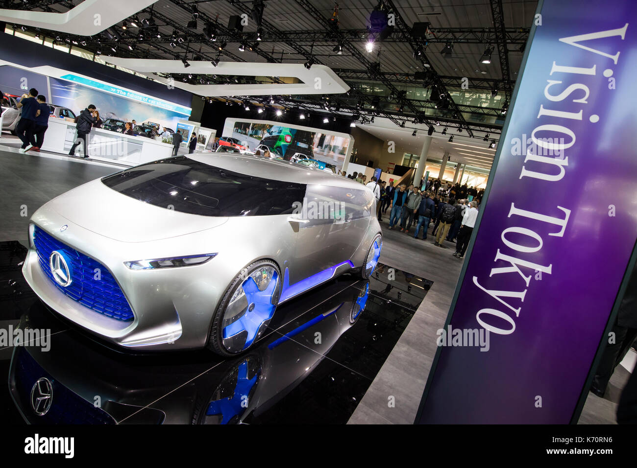 Francoforte, Germania. 12 settembre, 2017. International Motor Show 2017 (iaa, internationale automobil-ausstellung), premere giorno: mercedes-benz vision tokyo show car, concept car ibrida guida autonoma auto con trazione elettrica e la cella a combustibile. Credito: Christian lademann Foto Stock