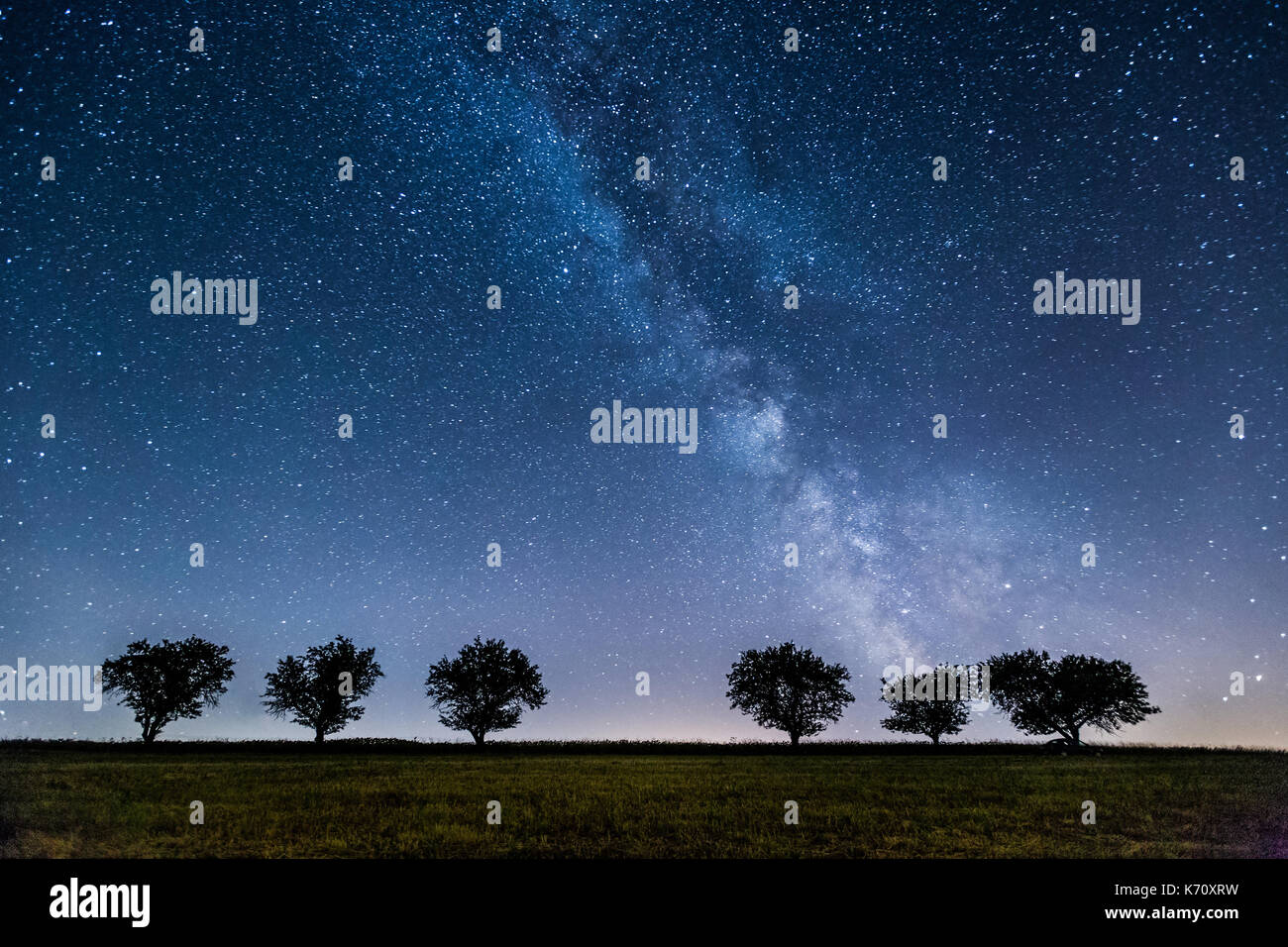 Cielo stellato di notte e la via lattea europa Foto Stock