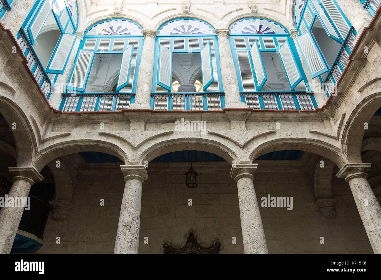 Cuba, Ciudad de la Habana distretto, Avana Habana Vieja district elencati come patrimonio mondiale dall' UNESCO, facciata del Palacio del Segundo Cabo (1772) sulla Plaza de Armas che ospita l'Instituto Cubano del Libro Foto Stock