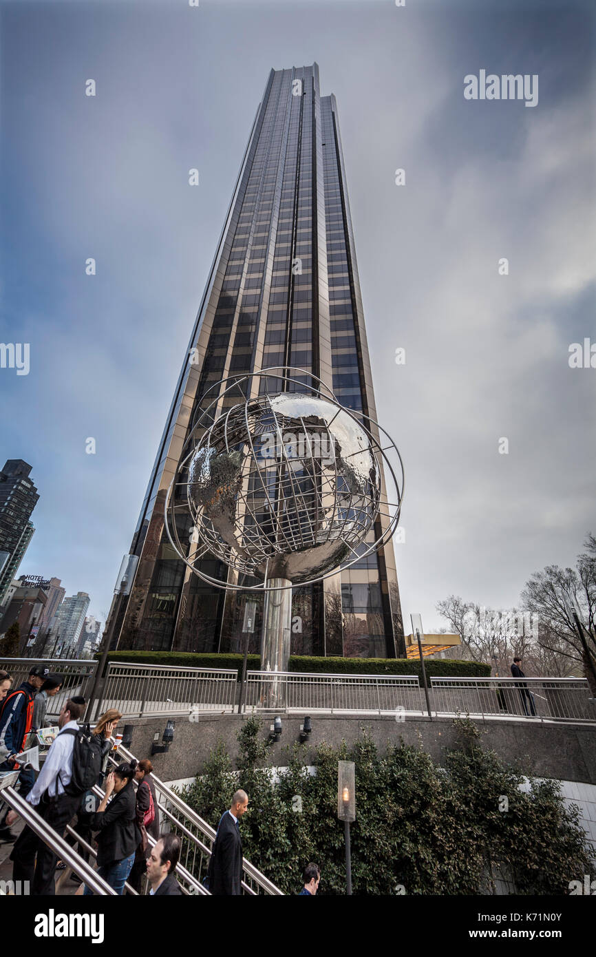 Trump International Hotel and Tower a Columbus circle a Manhattan, New York City Foto Stock