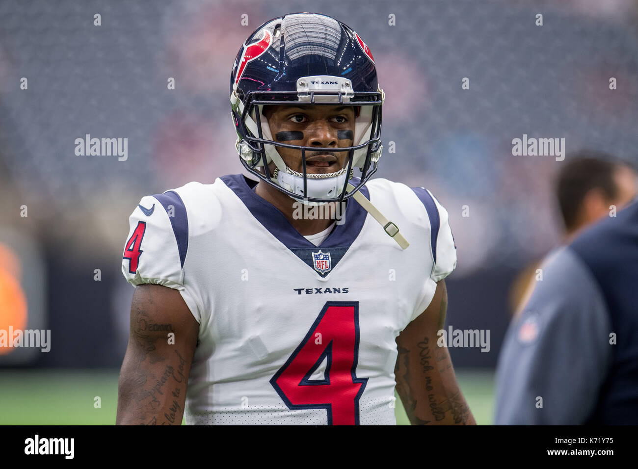 10 settembre 2017: Houston Texans quarterback Deshaun Watson (4) prima di NFL di una partita di calcio tra la Houston Texans e Jacksonville Jaguars a NRG Stadium di Houston, TX. I giaguari hanno vinto la partita 29-7...Trask Smith/CSM Foto Stock