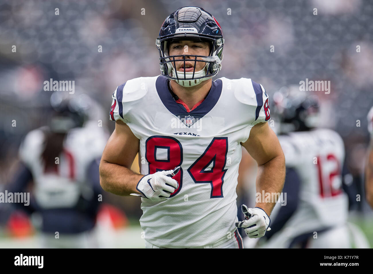 10 settembre 2017: Houston Texans manualmente l'estremità Ryan Griffin (84) prima di NFL di una partita di calcio tra la Houston Texans e Jacksonville Jaguars a NRG Stadium di Houston, TX. I giaguari hanno vinto la partita 29-7...Trask Smith/CSM Foto Stock