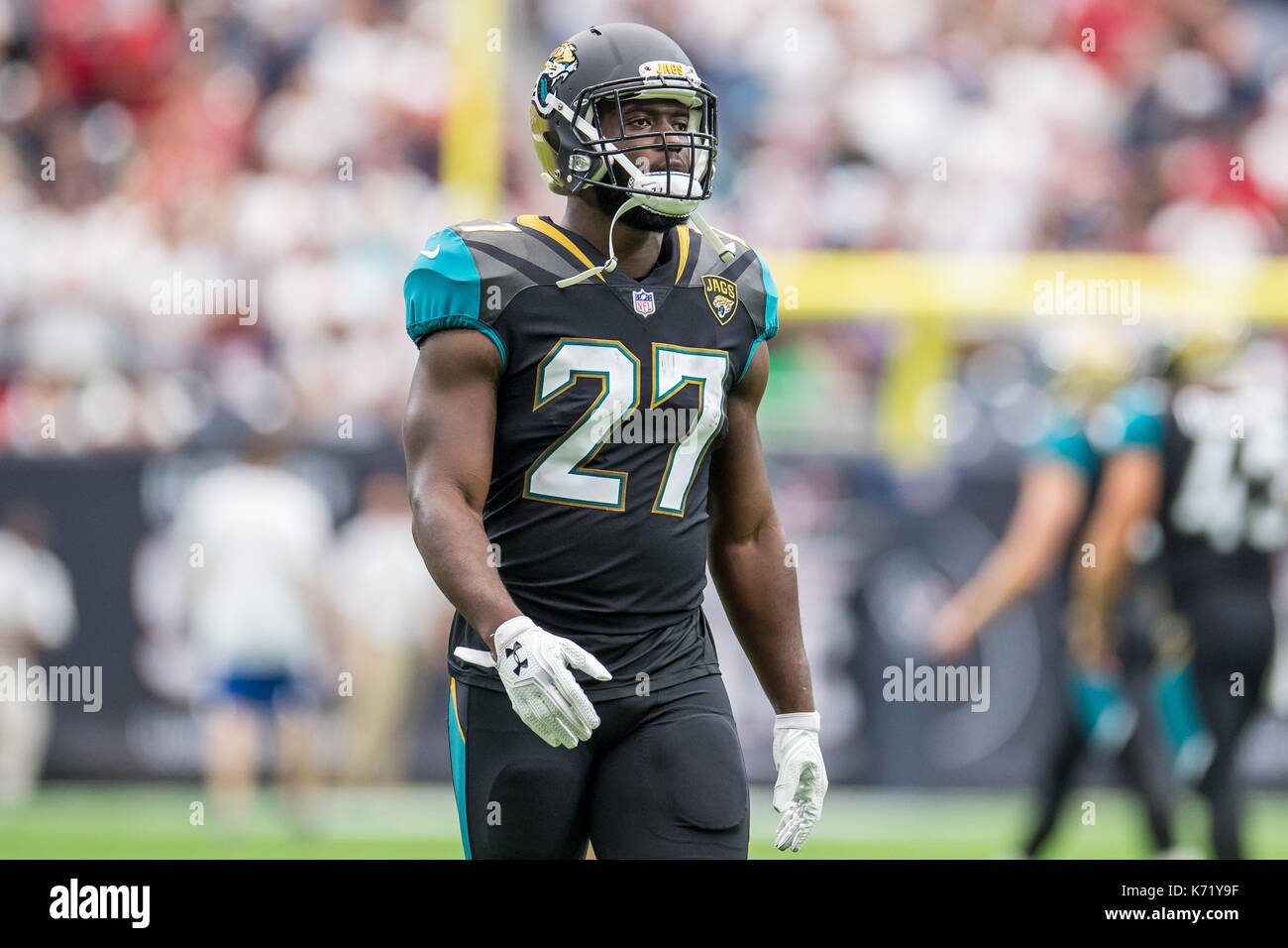 10 settembre 2017: Jacksonville Jaguars running back Leonard Fournette (27) entra nel campo prima di NFL di una partita di calcio tra la Houston Texans e Jacksonville Jaguars a NRG Stadium di Houston, TX. I giaguari hanno vinto la partita 29-7...Trask Smith/CSM Foto Stock