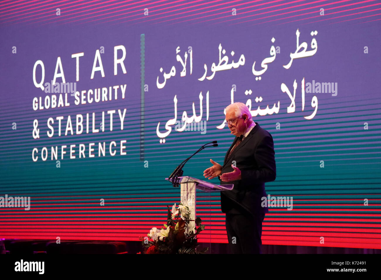 Londra, Regno Unito. Xiv Sep, 2017. Emittente veterano John Simpson parla al Qatar globale di sicurezza e stabilità nella conferenza di Londra, dove agiva un moderatore, il 14 settembre 2017. Credito: Dominic Dudley/Alamy Live News Foto Stock