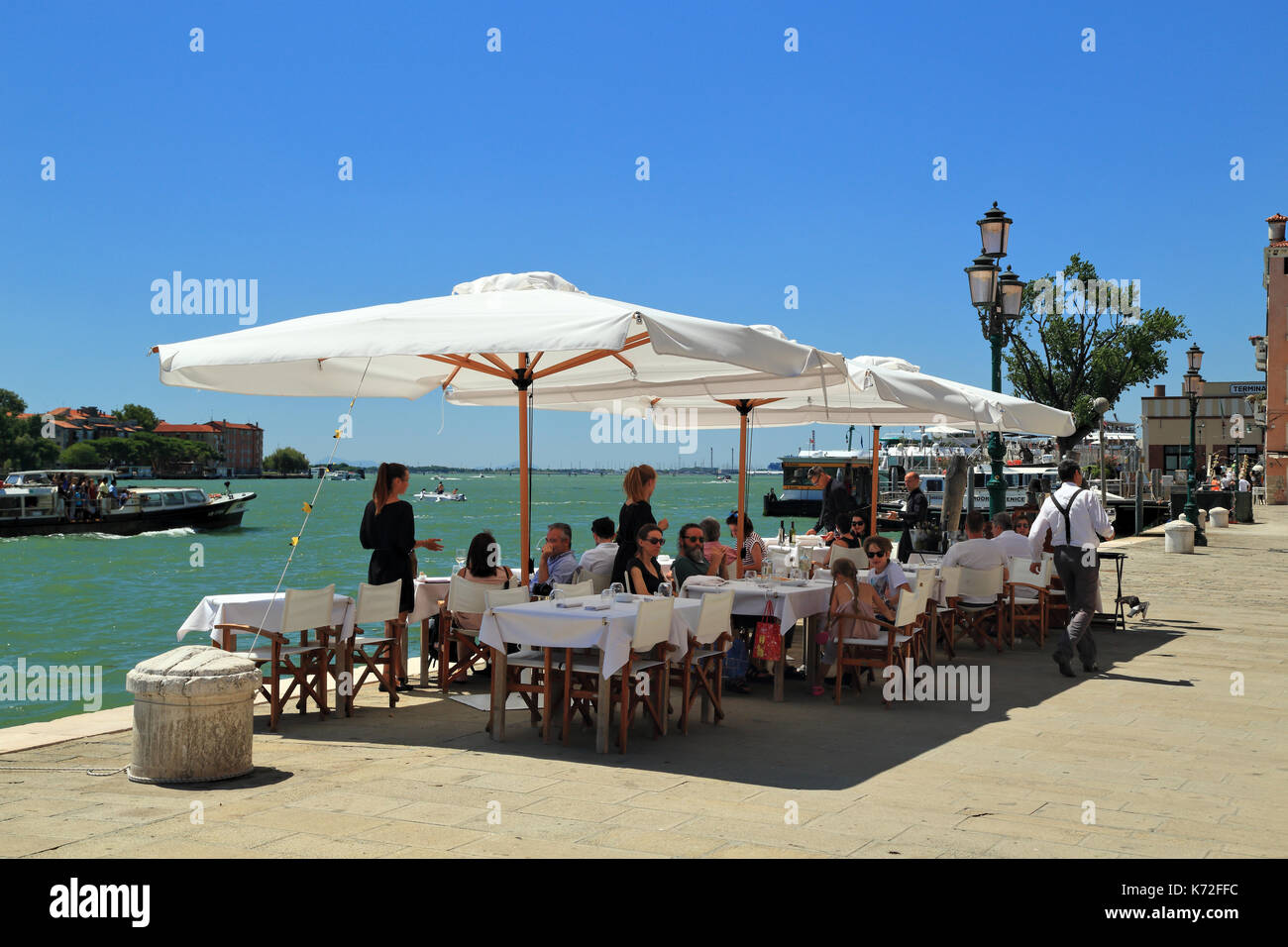 Ristorante Riviera a Fondamenta delle Zattere Waterfront Foto Stock