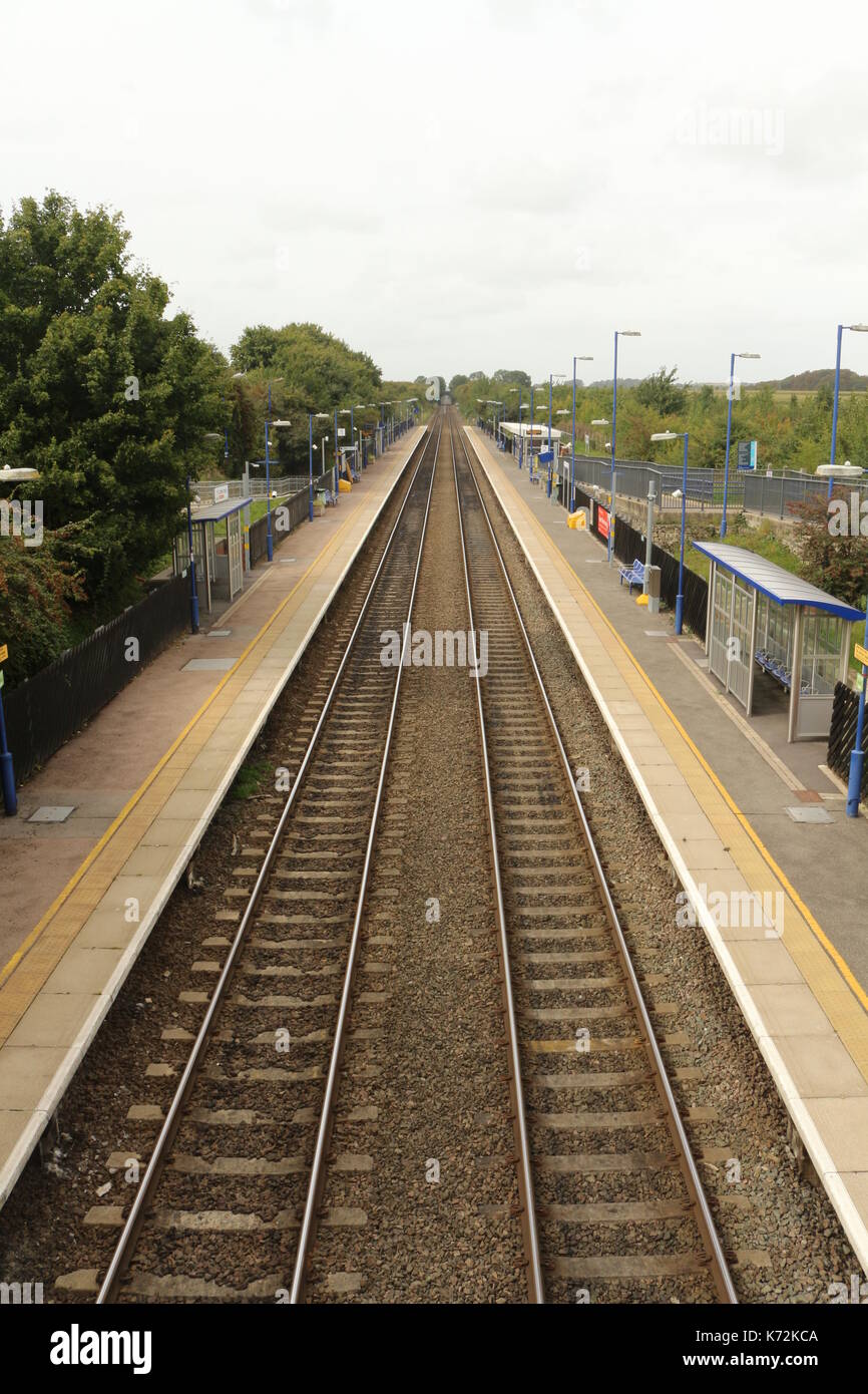 Binari ad Haddenham e thame Parkway station Foto Stock