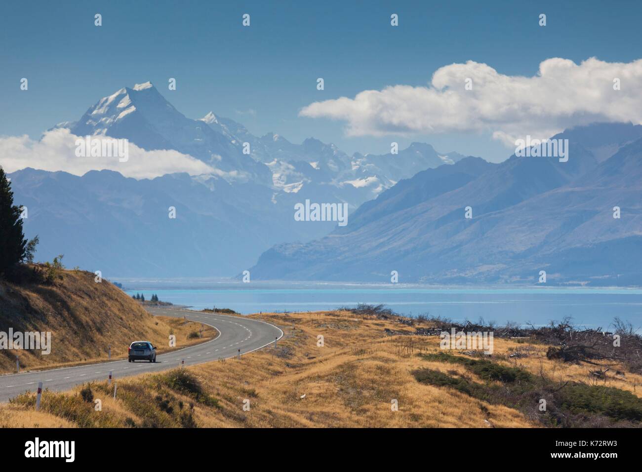 Nuova Zelanda, isola del sud, Canterbury, Aoraki-Mt. Cook National Park, Mt. Il cuoco e l'autostrada 80 Foto Stock