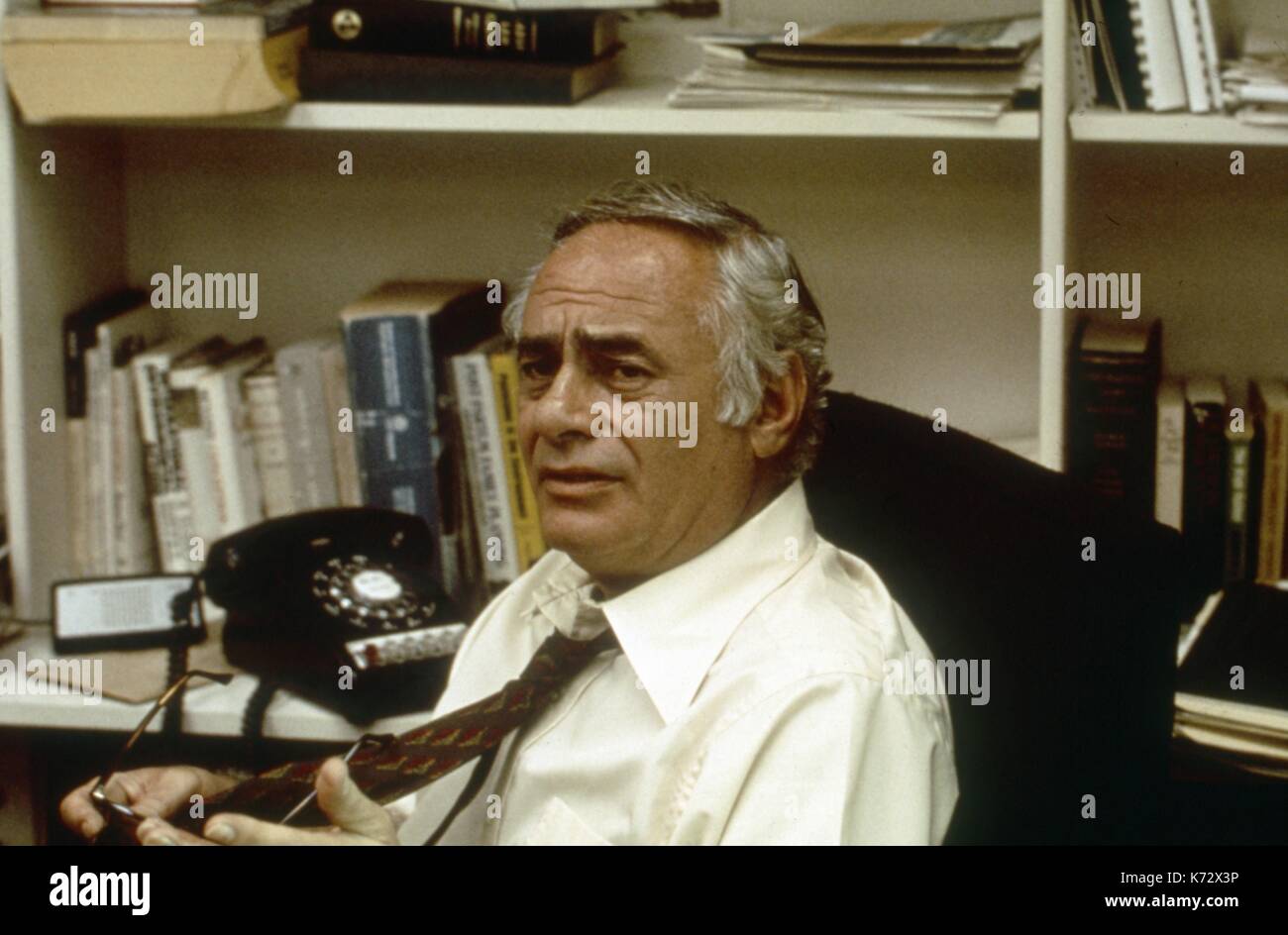 Martin Balsam, sul set del film "Cape Fear", 1962 Foto stock - Alamy