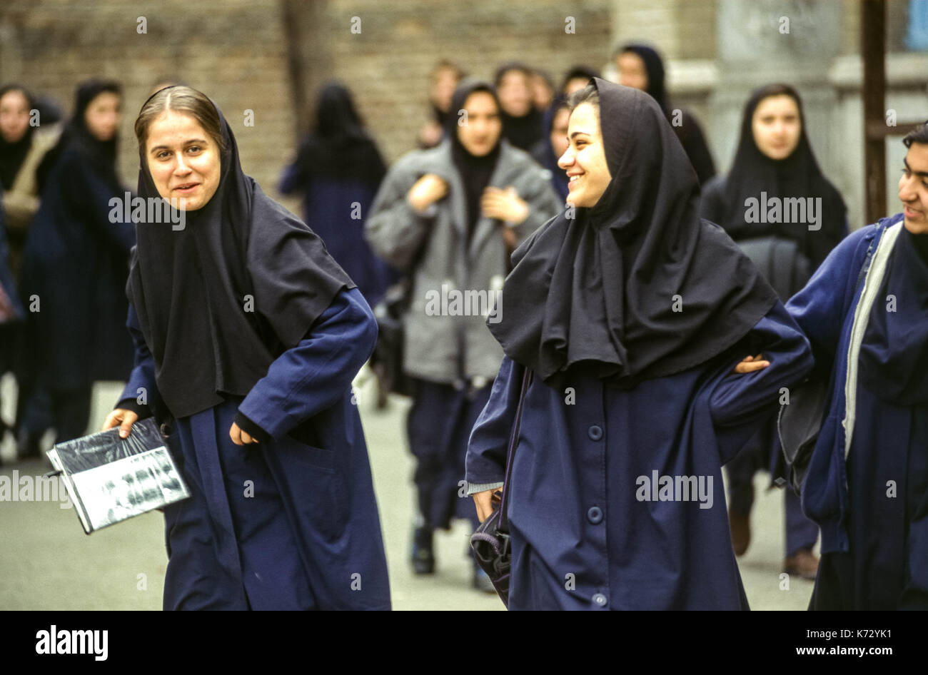 Una scuola di ragazze in Tehran Foto Stock