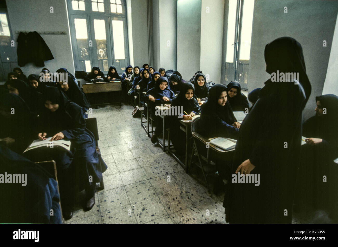 Una scuola di ragazze in Tehran Foto Stock