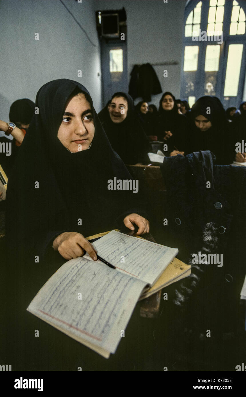 Una scuola di ragazze in Tehran Foto Stock