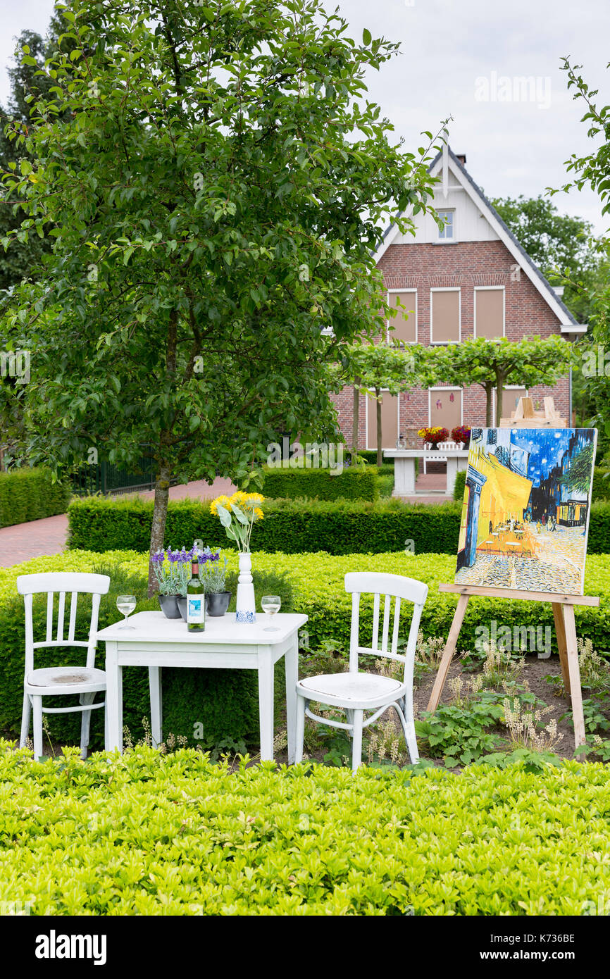 Display residenti Vincent Van Gogh poster in casa dal Kroller Muller museum, durante il festival tradizionale, Otterlo, Paesi Bassi Foto Stock
