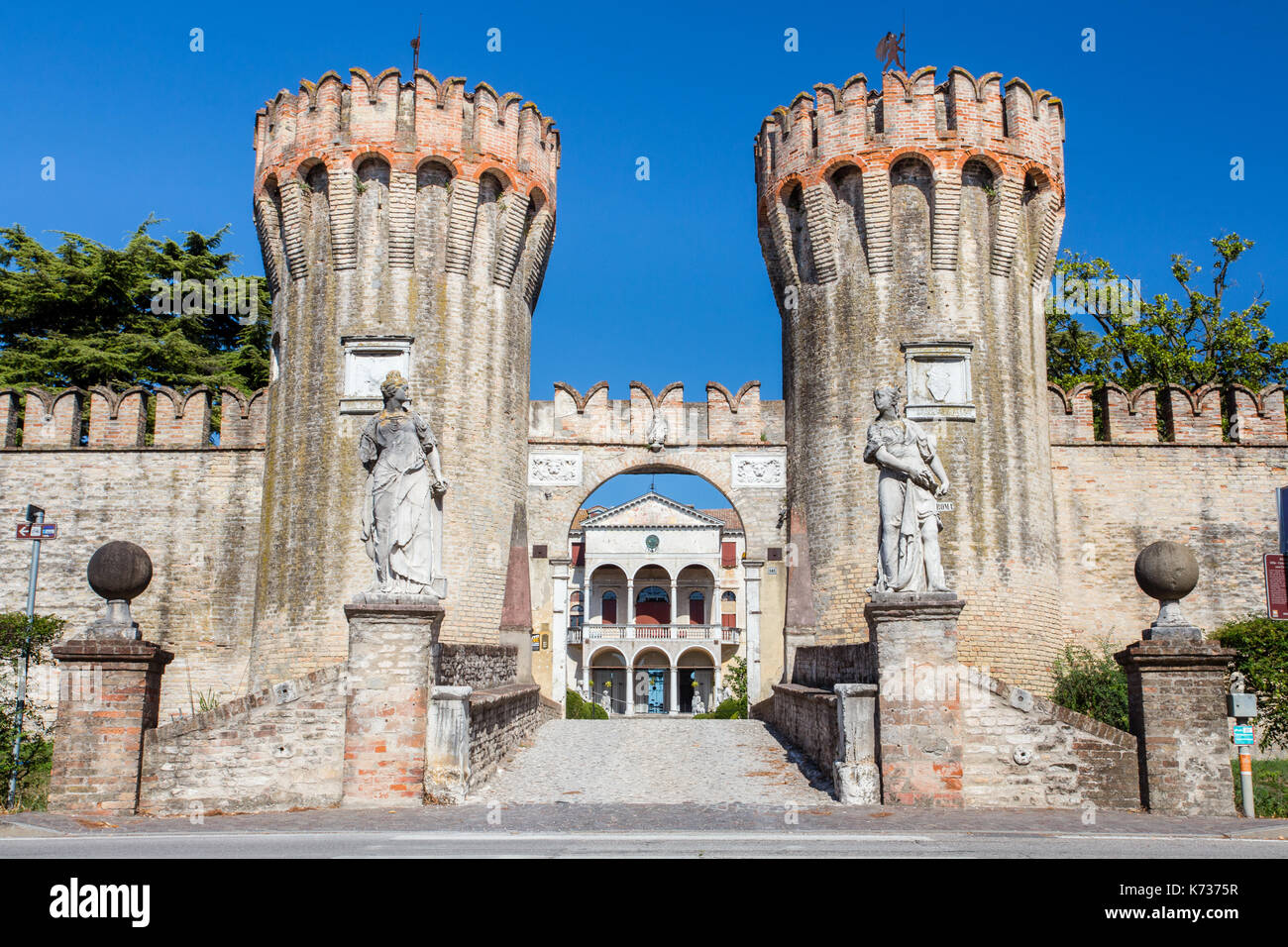 Castello di Roncade e il pre-palladiana Villa Giustinian a Roncade, Veneto, Italia Foto Stock