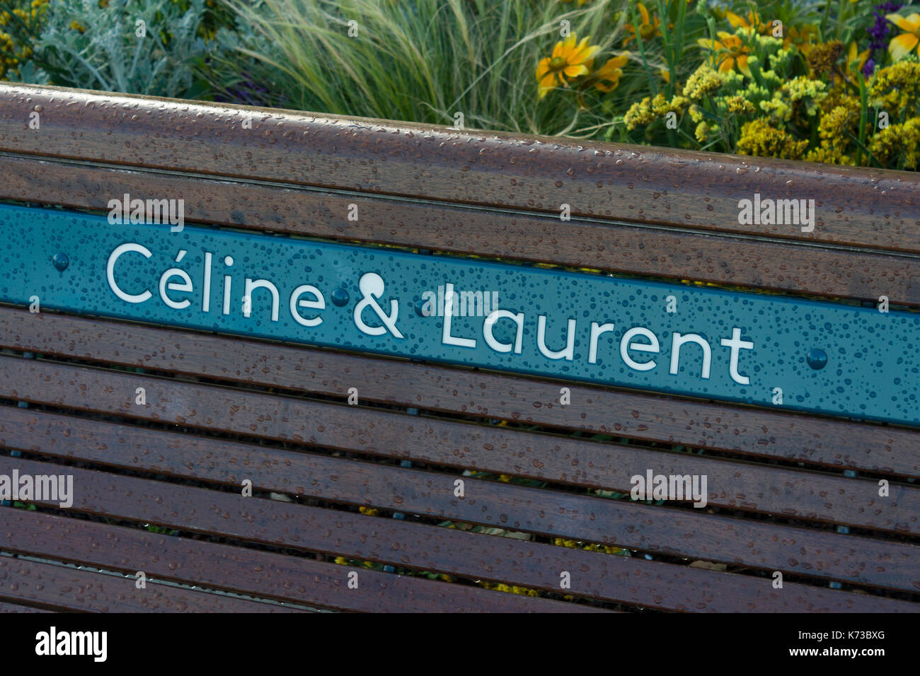 Sede dedicata a Céline & Laurent sul lungomare di Cabourg, Francia Foto Stock
