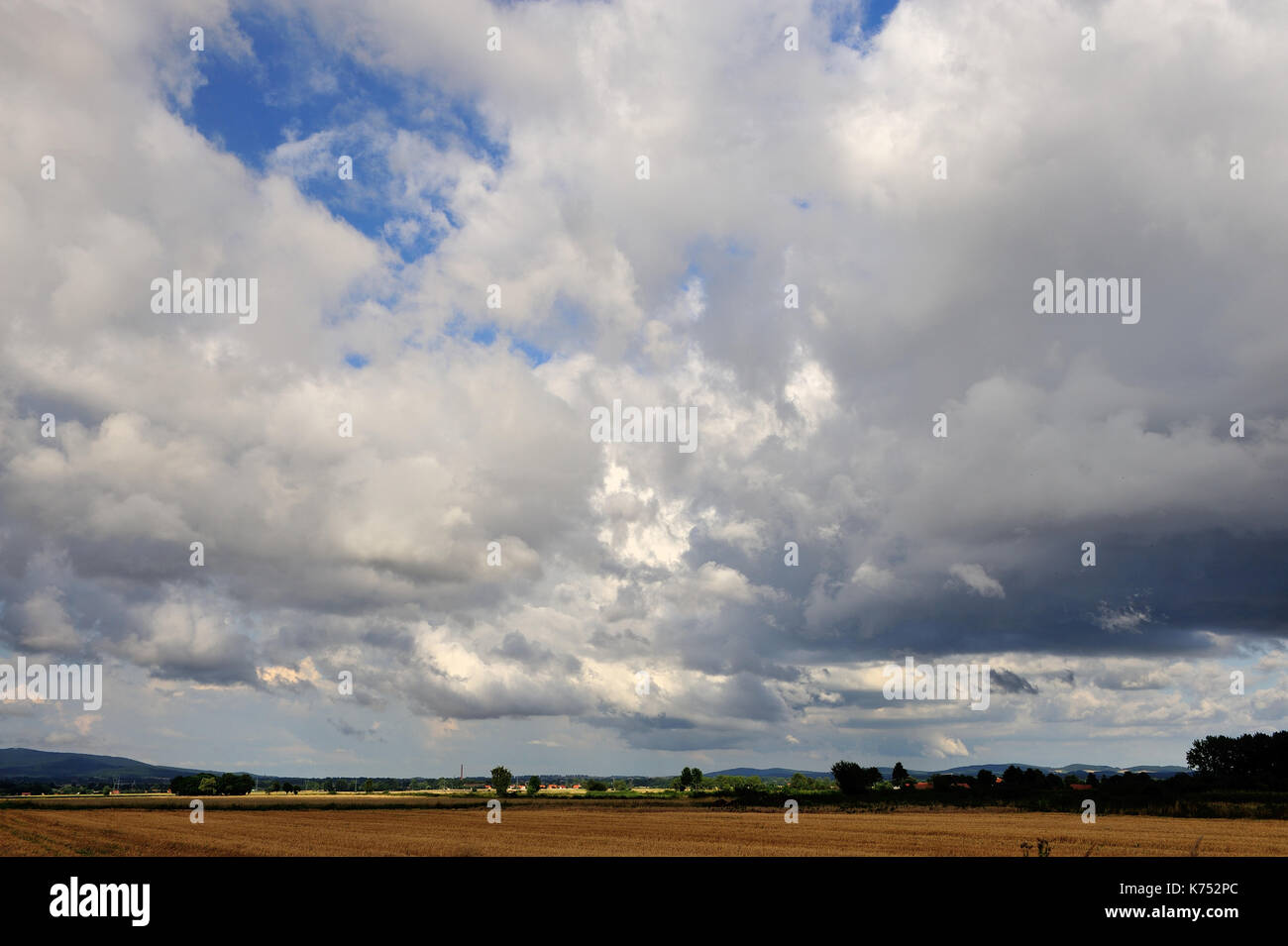 Aria, atmosfera, blu, clima, nuvole, cumulus, natura, stagione, sky, sfondo, beat, bella, bellezza, blu, il tigrato, clima, cloud Foto Stock