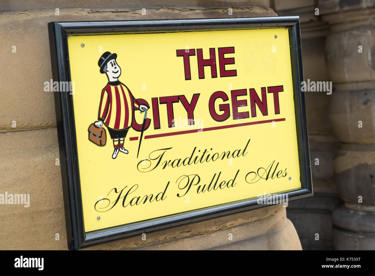 La città di gent bar sulla North Parade, il quartiere indipendente di Bradford con un piccolo bar e negozi situati in tutta la zona. Foto Stock