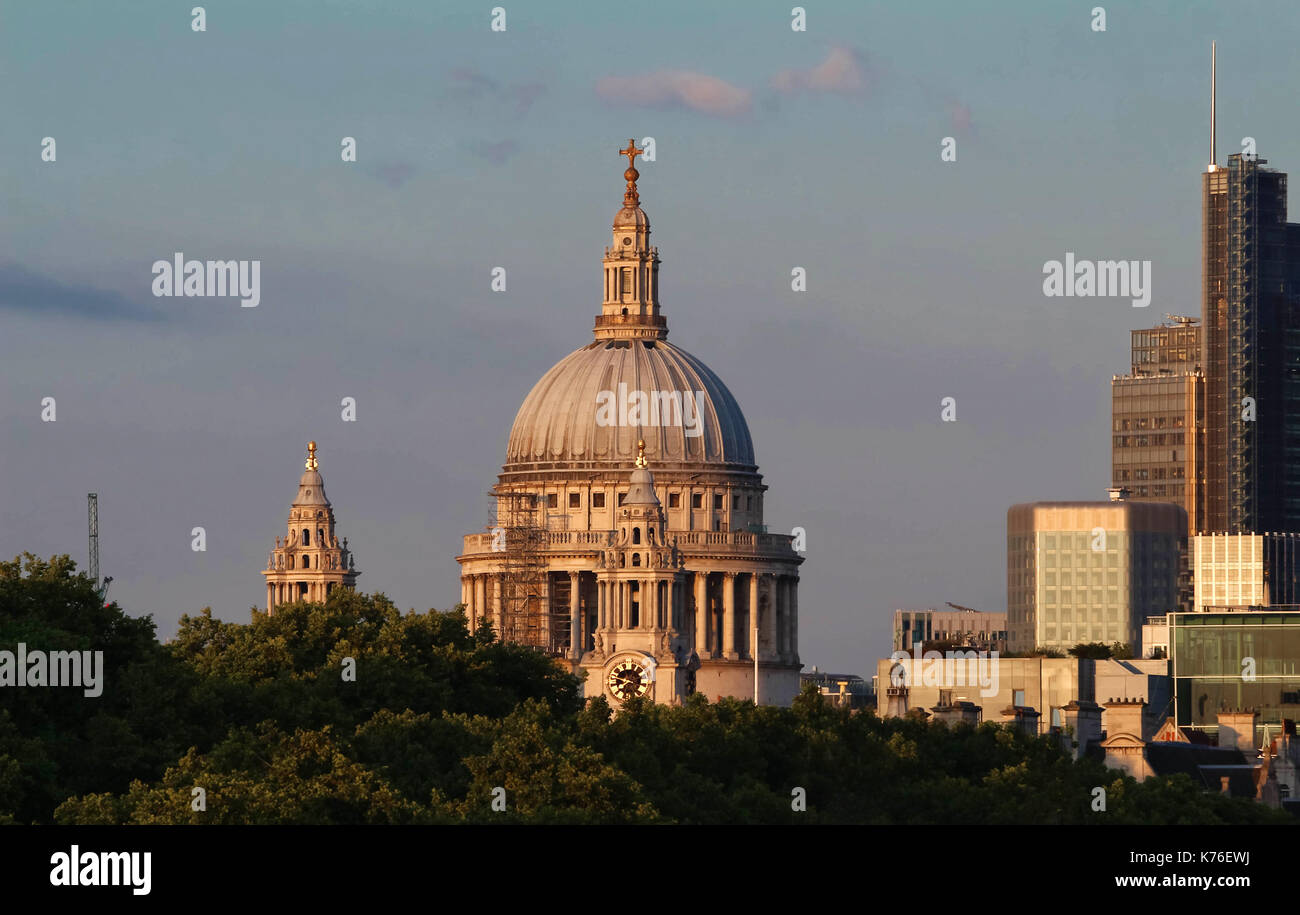La vista della cupola di San Paolo , città di Londra, Regno Unito. Foto Stock