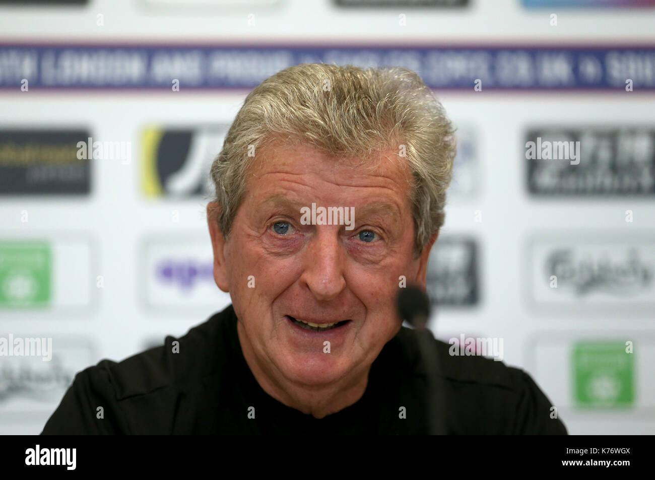 Nuovo palazzo di cristallo manager roy hodgson nel corso di una conferenza stampa presso gli obiettivi del centro di calcio, beckenham. Foto Stock