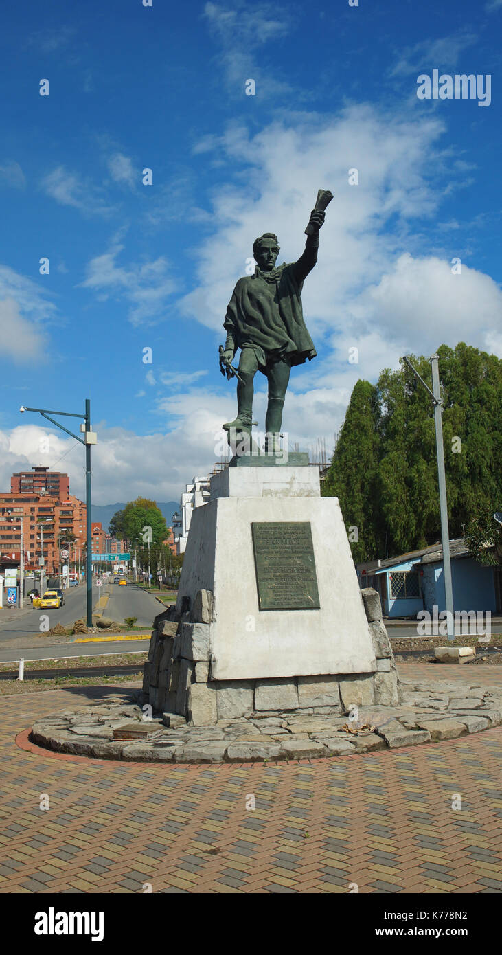 Monumento in bronzo a Simon Bolivar sul viale delle Americhe nella zona moderna della città di Cuenca Foto Stock